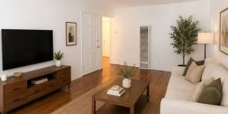 11928 Magnolia Blvd Gallery 4
