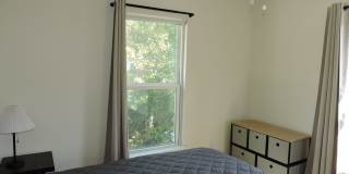 East Hill gem! Gallery 13