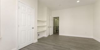 5426 WEBSTER Street Gallery 18
