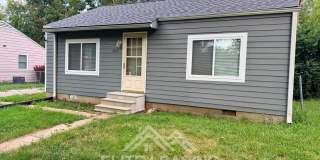 Bright & Charming 2-Bedroom Home with Large Yard Bright & Charming 2-Bedroom Home with Large Yard Gallery 1