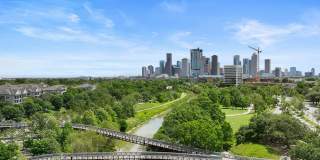 1010 Waugh Apartments Gallery 37