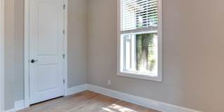 Pristine Spacious 3 Bedroom Lake Oswego Townhome | Skylights, High Ceilings, and Mt. Park Trails at your Doorstep Gallery 34