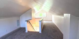 Charming Three Bedroom Home with Large Fenced Yard - Nevada St Gallery 22