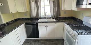 ADORABLE 3 BED 1.5 BATH BUNGALOW -----DEERING ST. Gallery 4