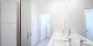 8370 NW 49th St Gallery 21