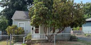 Charming 3-Bedroom Home with Fenced Yard in Camas! Gallery 1
