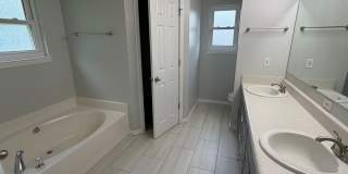 Quaint 3-Bedroom, 2-Bath Home Gallery 8