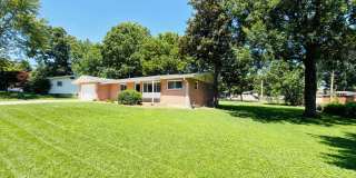 Move-In Ready 3BR/2BA Home with 2-Car Garage in St. Charles Gallery 3