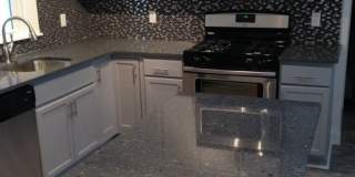 Stunning Renovation - South Side Flats Gallery 3