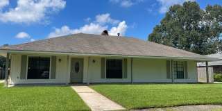 Charming Three Bedroom Home In Shenandoah Neighborhood Gallery 1