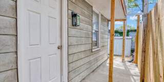 Newly Renovated 3 Bedroom, 1 Bathroom Townhouse Gallery 17