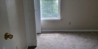 Spacious 4 Bedroom in Stonegate Gallery 19