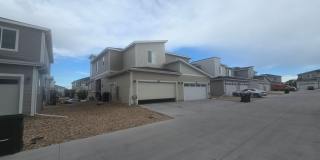 3 Bedroom town home  in Aurora Gallery 13