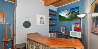 Treehouse-like atmosphere with peek-a-boo views of Lake Arrowhead Gallery 19