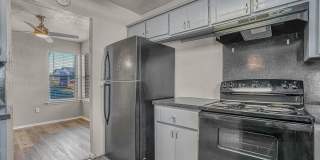 Beautiful 3 bedroom, 2.5 bath Townhome Gallery 8