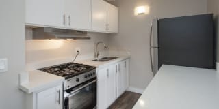 Monterey Townhouse Gallery 55