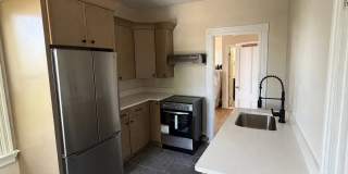Renovated 1 Bedroom Right Off Main St in East Greenwich! Gallery 1