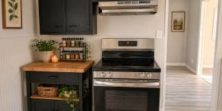 REMODELED - NEW FLOORING - NEW APPLIANCES - 2 Bedroom House in Muncie! Gallery 5