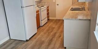 Beautifully Renovated 3 Bedroom, 1 1/2 Bathroom Duplex on the Boise Bench! Newer Carpet and Paint. Gallery 6