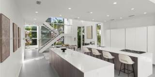 2217 NE 17th Ter Gallery 15