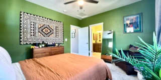 IMMACULATE TOWNHOME WITH 2 CAR ATTACHED GARAGE Gallery 11
