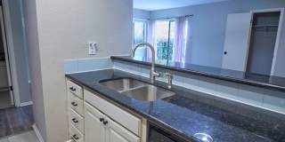 Adorable 2 bedroom townhome style Condo Gallery 9