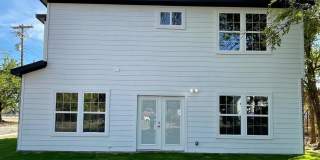 1806 Fuller Street Gallery 17