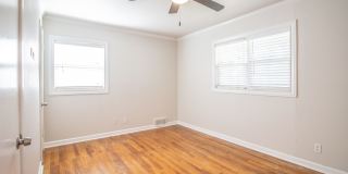 Spacious 3 bed 2 bath Home Gallery 11