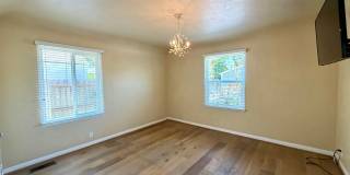 Charming 2 bdrm, 1 bath, + Bonus Room Gallery 13