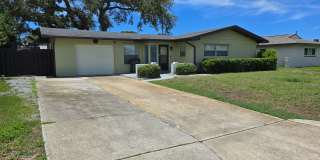 Live the Florida Lifestyle – Turnkey 2BR Home Just Minutes from the Beach! Includes Utilites! Gallery 1