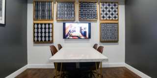 911 Red River St Gallery 4