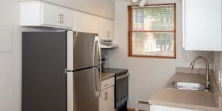 South Highland Apartments Gallery 16