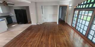 Spacious 4 bedroom Gallery 3