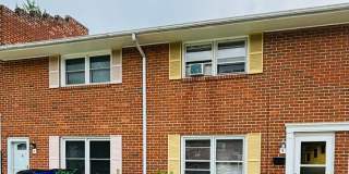 2 Bedroom 1 Bath Townhouse Gallery 3