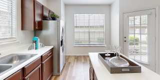 Village on the Parkway Apartments Gallery 33
