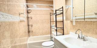 1004 GIRARD Street NW Gallery 20