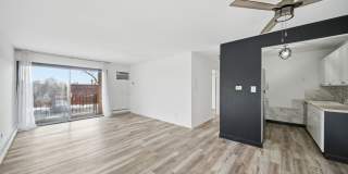 Palatine 1-Bedroom with Balcony, Pool & Included Utilities Gallery 4