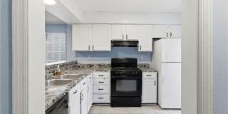 Room in 2 Bedroom Home at Glynn Oaks Dr Gallery 1