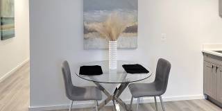 725 W Pratt Gallery 135