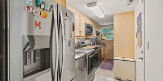 Charming Row Home | 2 Bed | 1 Bath | 950 Sf | Fenced Backyard | 2 Surface Parking Spaces Gallery 12