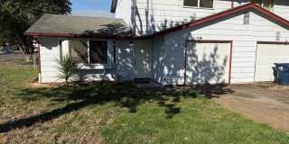 2 bed 1 1/2 bath duplex in Springfield! 2 bed 1 1/2 bath duplex in Springfield! Gallery 1