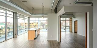 Baltimore Station Gallery 16