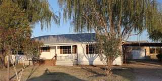 411 Lloyds Lane Gallery 1