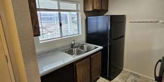 Upstairs 1-Bedroom in Central Location! Gallery 3