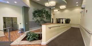 Red Oak at 875 Elm Street Gallery 11