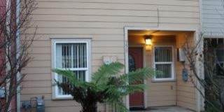 Cute, Cozy, convenient Arcata 3 bedroom townhouse with small fenced yard, laundry Gallery 1
