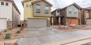 Town Home in Desert Bluffs Gallery 1