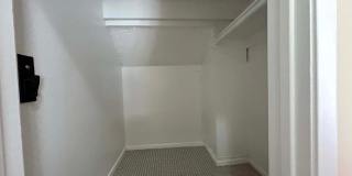 Spacious 3 bedroom 2.5 bath Condo for rent in Woodland Hills! Gallery 46