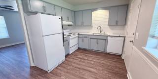 Beautifully Updated 2BD 1BA, Two-Story Duplex in Yukon!!! Gallery 5