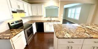 *MOVE IN SPECIAL* Gorgeous Four Bedroom Home with Covered Patio Near Medical Center!! Gallery 13